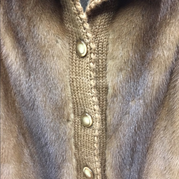 Authentic Henig demi buff fur. Size large - Picture 4 of 8